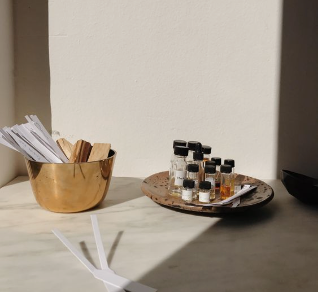 Solid Perfume vs Traditional Perfume: The Advantages and Unique Benefits